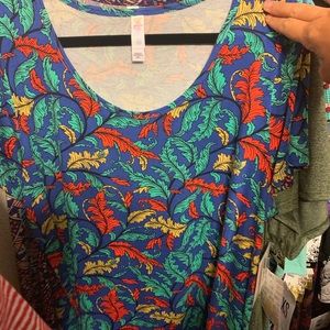 Multiple lularoe 2XL classic tee